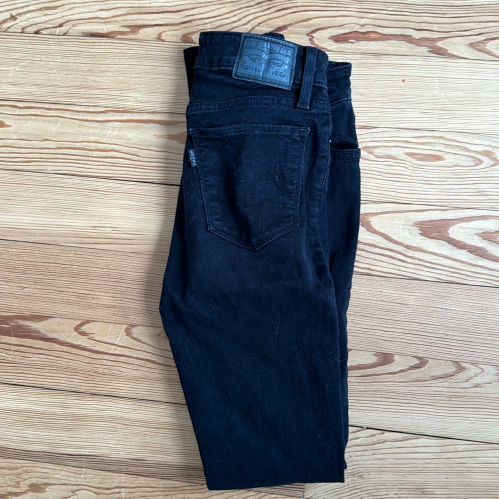 Levi Jean size 26 711 SKINNY